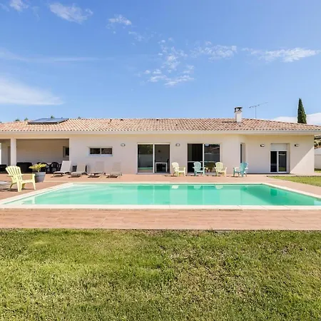 Lumiere Semesterbostad *