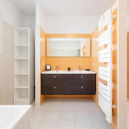 Lumiere Semesterbostad *